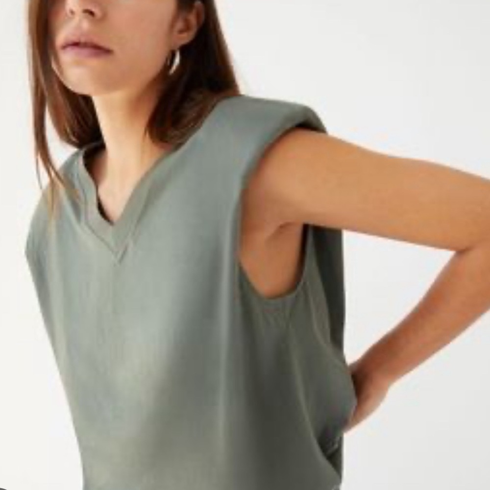 Babaton from Aritizia shoulder pad t-shirt